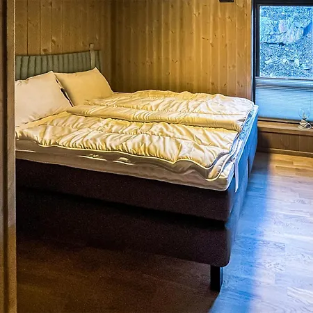 3 Bedroom Amazing In Holiday home Afarnes